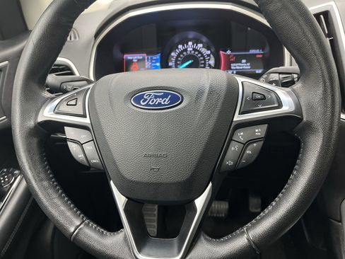 Used 2019 Ford Edge SEL image 17