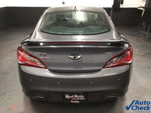 Used 2015 Hyundai Genesis 3.8 RWD image 9