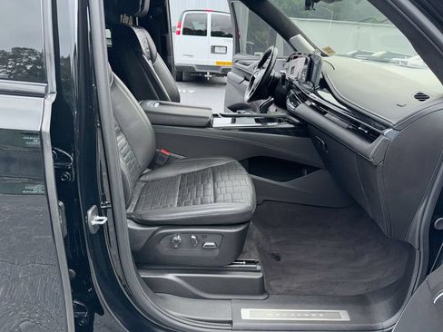 Used 2023 Cadillac Escalade V AWD/4WD image 32