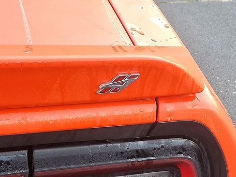 Used 2022 Dodge Challenger SXT image 32