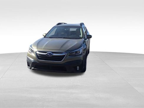 Used 2022 Subaru Outback Premium AWD/4WD image 3