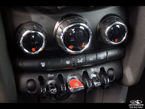 Used 2015 MINI Cooper 4-Door Hardtop w/ Premium Package FWD image 20