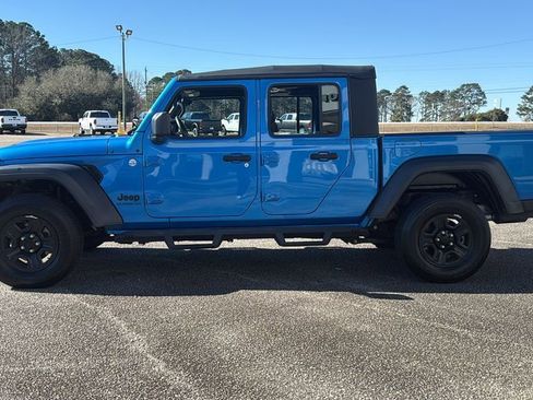 Used 2020 Jeep Gladiator Sport image 5