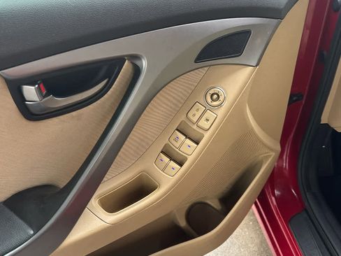 Used 2013 Hyundai Elantra GLS w/ Preferred Pkg image 12