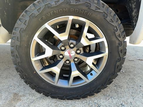 Used 2014 GMC Sierra 1500 SLT w/ All-Terrain Package image 9