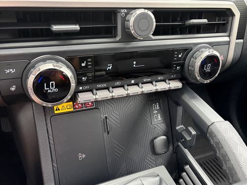 New 2026 Toyota 4Runner Limited AWD/4WD image 14
