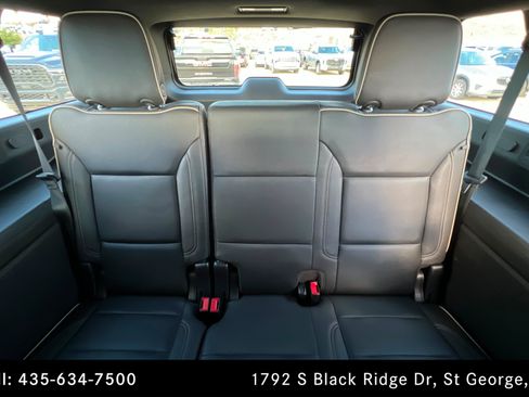 Used 2023 GMC Yukon XL SLT AWD/4WD image 22