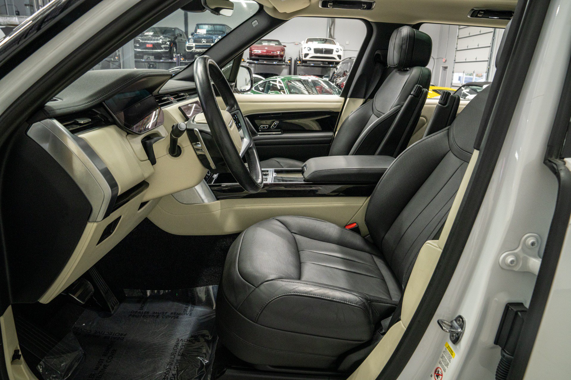 Used 2023 Land Rover Range Rover Long Wheelbase SE AWD/4WD image 31