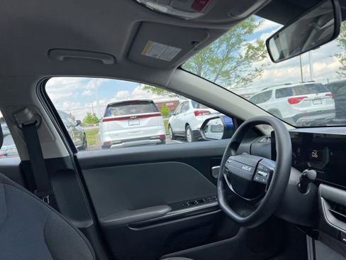 Certified 2025 Kia K4 FWD image 32