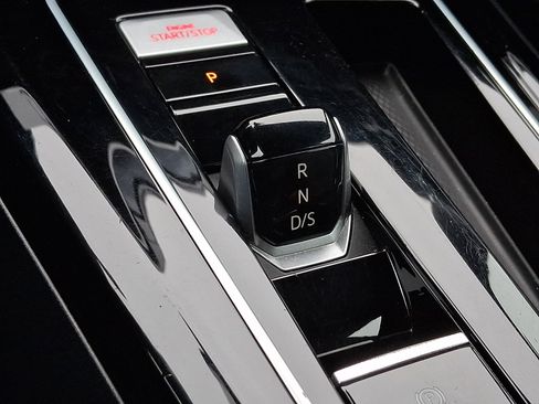 Certified 2023 Volkswagen GTI 40th Anniversary Edition image 15