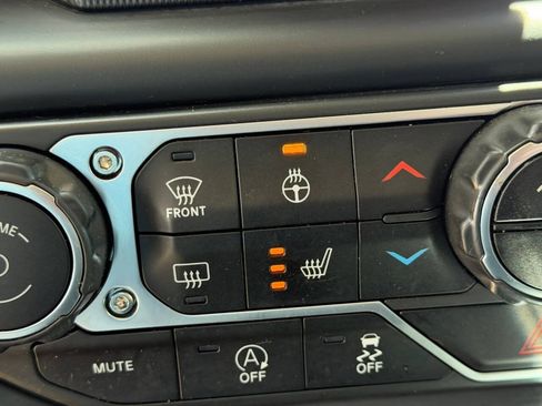 Used 2018 Jeep Wrangler Unlimited Rubicon AWD/4WD image 28