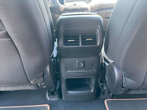 Used 2017 GMC Acadia SLE w/ Driver Alert Package I AWD/4WD image 27