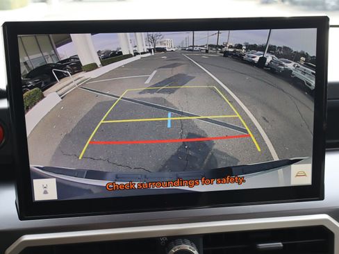 Used 2025 Toyota Tacoma TRD Sport image 30