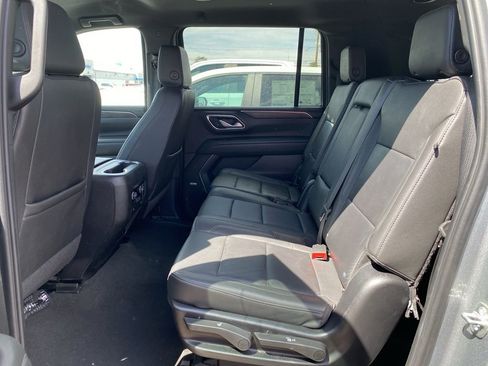 Used 2024 Chevrolet Suburban LT image 8