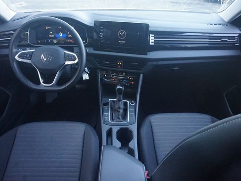 Used 2025 Volkswagen Jetta S image 25