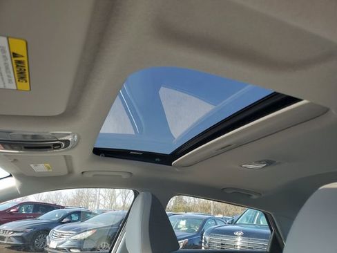 New 2026 Hyundai Elantra Limited FWD image 19