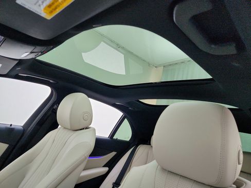 Certified 2022 Mercedes-Benz E 350 Sedan image 11