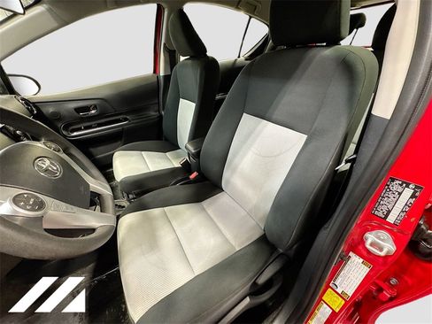 Used 2017 Toyota Prius C Three image 21