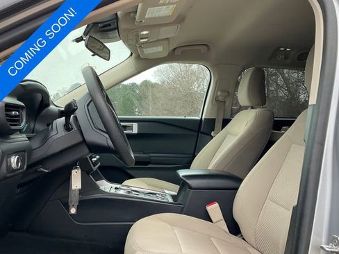 Used 2021 Ford Explorer 4WD image 2