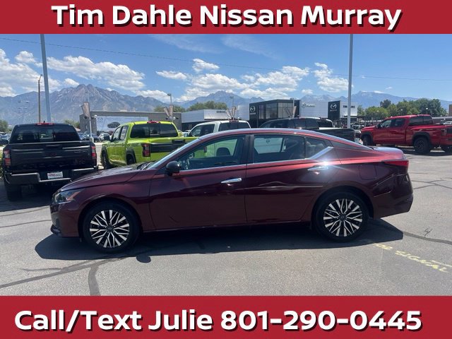 Used 2025 Nissan Altima 2.5 SV AWD/4WD image 7