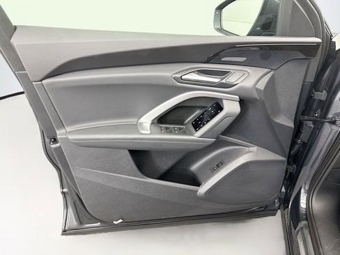 Used 2025 Audi Q5 Premium Plus image 24