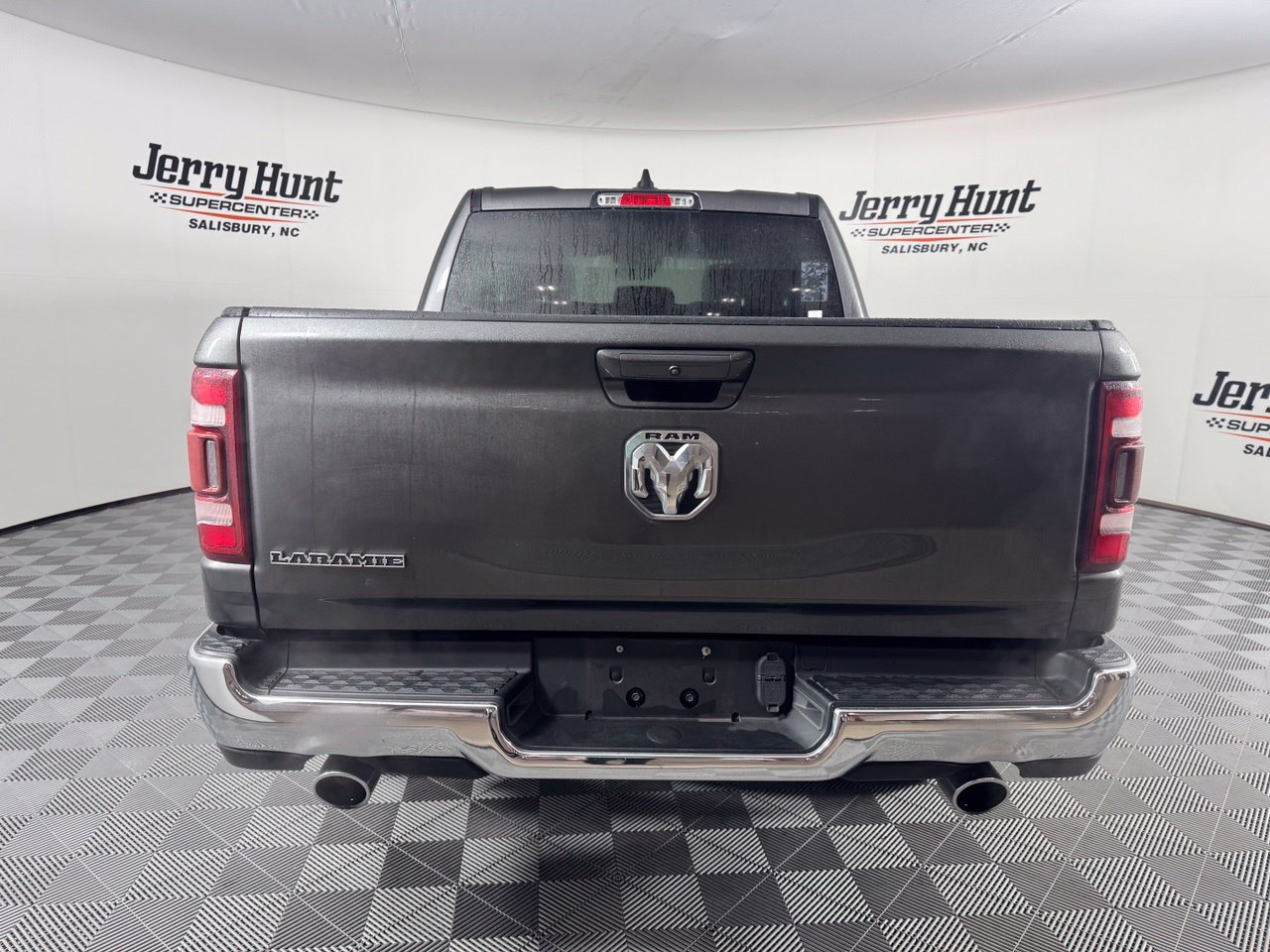 Used 2024 RAM 1500 Laramie RWD image 8