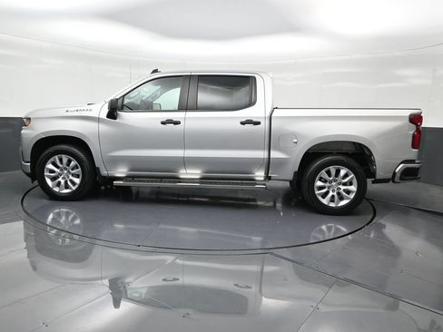 Used 2021 Chevrolet Silverado 1500 Custom w/ Safety Confidence Package RWD image 2