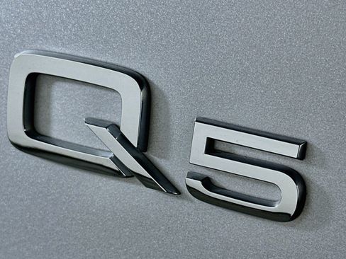 Used 2023 Audi Q5 2.0T Premium w/ Convenience Package AWD/4WD image 10