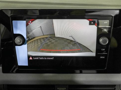 Used 2026 Volkswagen Jetta SE FWD image 6