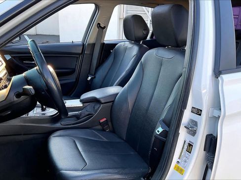 Used 2015 BMW 320i Sedan image 27