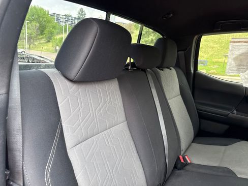 Used 2021 Toyota Tacoma TRD Off-Road w/ Technology Package AWD/4WD image 38