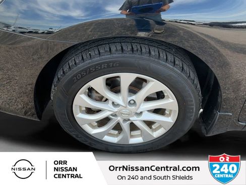 Used 2017 Nissan Sentra SV w/ Style Package FWD image 9