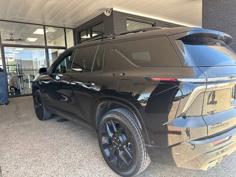 Used 2026 Chevrolet Traverse RS FWD image 3