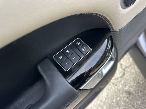 Used 2021 Land Rover Range Rover Sport HSE Silver Edition image 11
