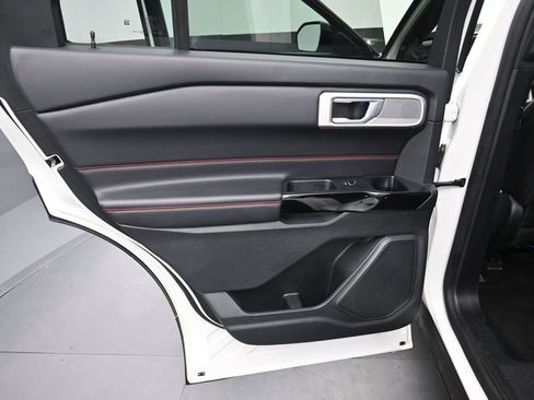 Used 2022 Ford Explorer ST-Line RWD image 17