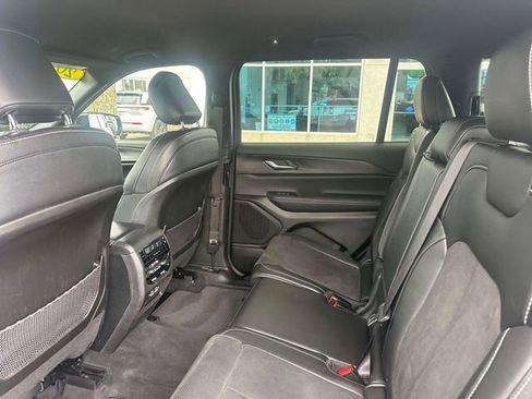 Used 2023 Jeep Grand Cherokee L Laredo AWD/4WD image 10
