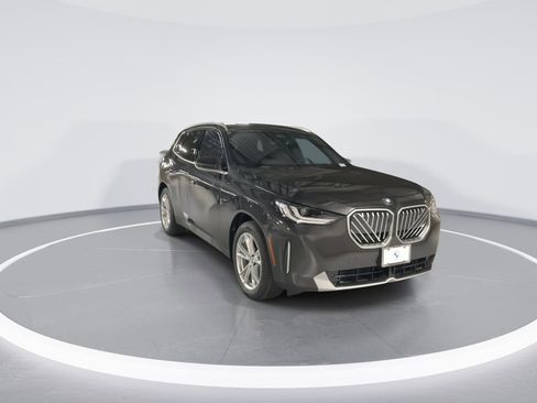 Used 2025 BMW X3 xDrive30i w/ Premium Package image 2