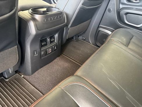 Used 2021 Nissan Titan PRO-4X w/ Pro-4x Convenience Package AWD/4WD image 13