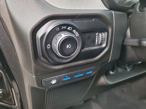 Used 2025 Jeep Wrangler Unlimited Sport S 4xe AWD/4WD image 16