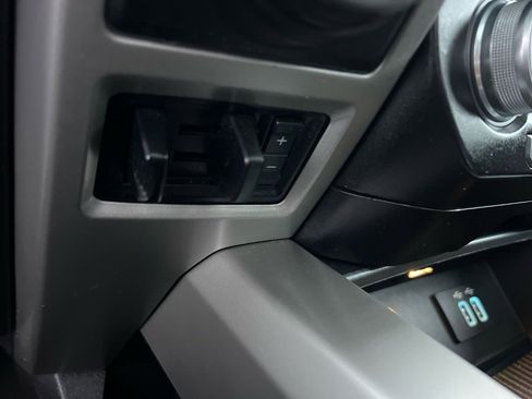 Used 2016 Ford F150 Lariat w/ Equipment Group 502A Luxury image 35