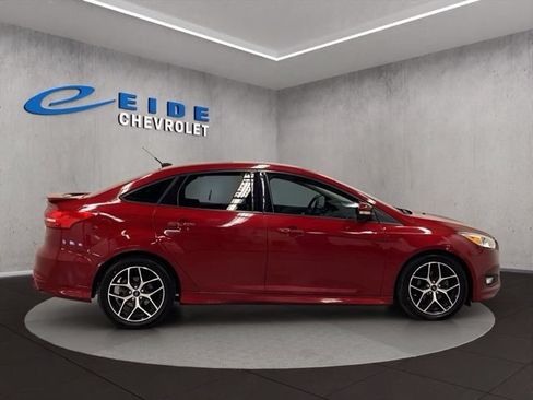 Used 2015 Ford Focus SE w/ SE Sport Package FWD image 14