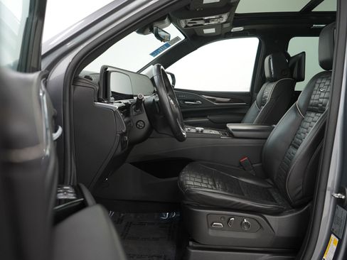 Used 2021 Cadillac Escalade ESV Sport Platinum image 23