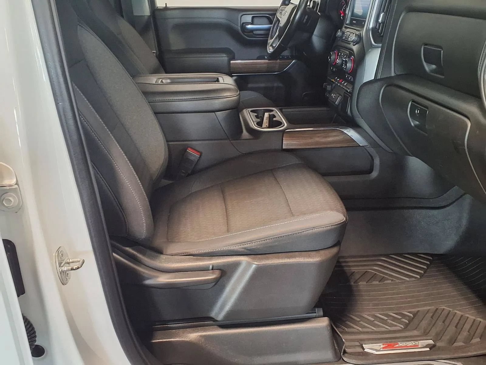 Used 2021 Chevrolet Silverado 1500 RST AWD/4WD image 11