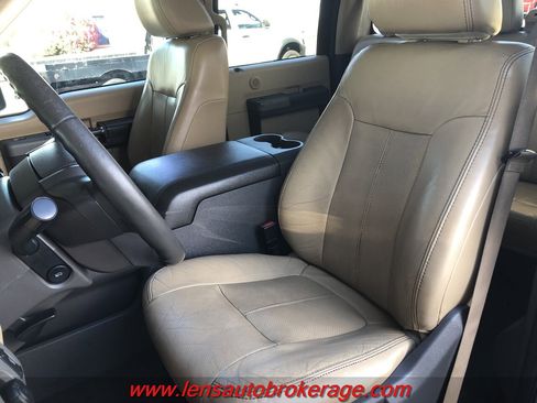 Used 2011 Ford F250 Lariat w/ Lariat Interior Pkg image 11