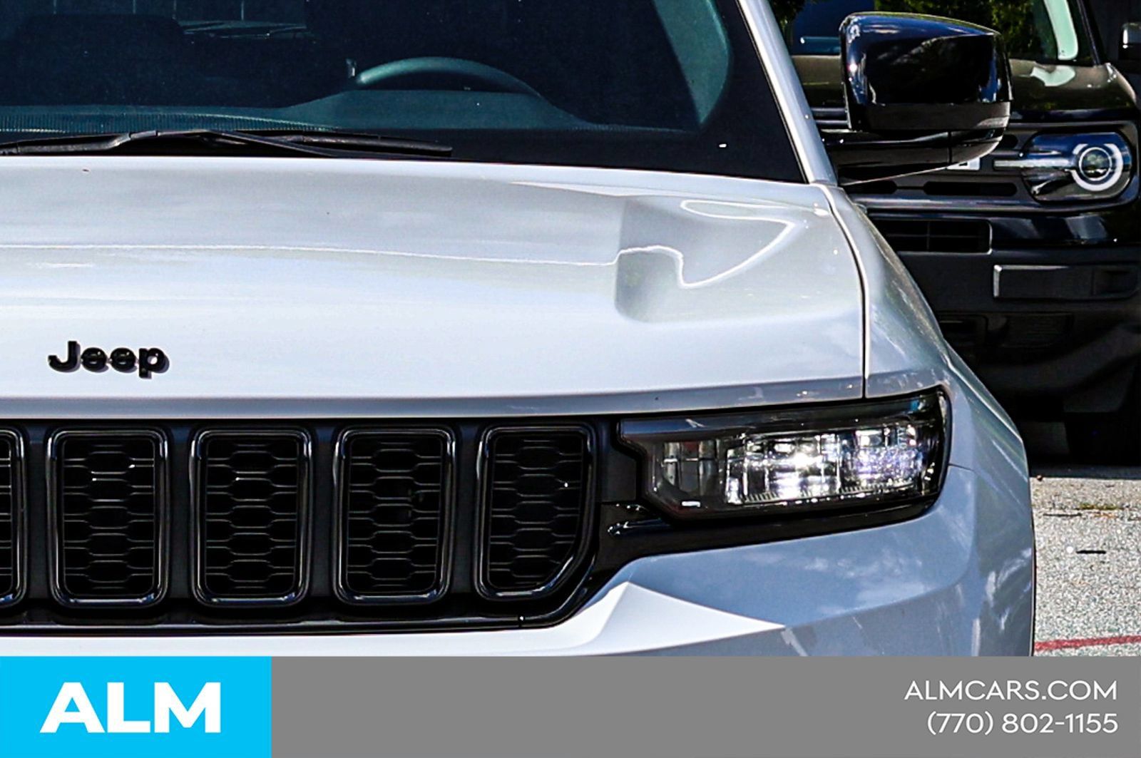 Used 2025 Jeep Grand Cherokee Altitude AWD/4WD image 14