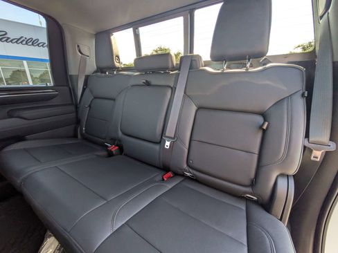 Used 2024 Chevrolet Silverado 2500 LTZ w/ LTZ Convenience Package AWD/4WD image 7