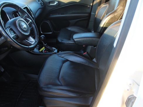 Used 2018 Jeep Compass Limited image 9