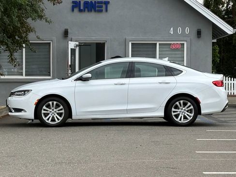 Used 2016 Chrysler 200 Limited w/ Convenience Group FWD image 8