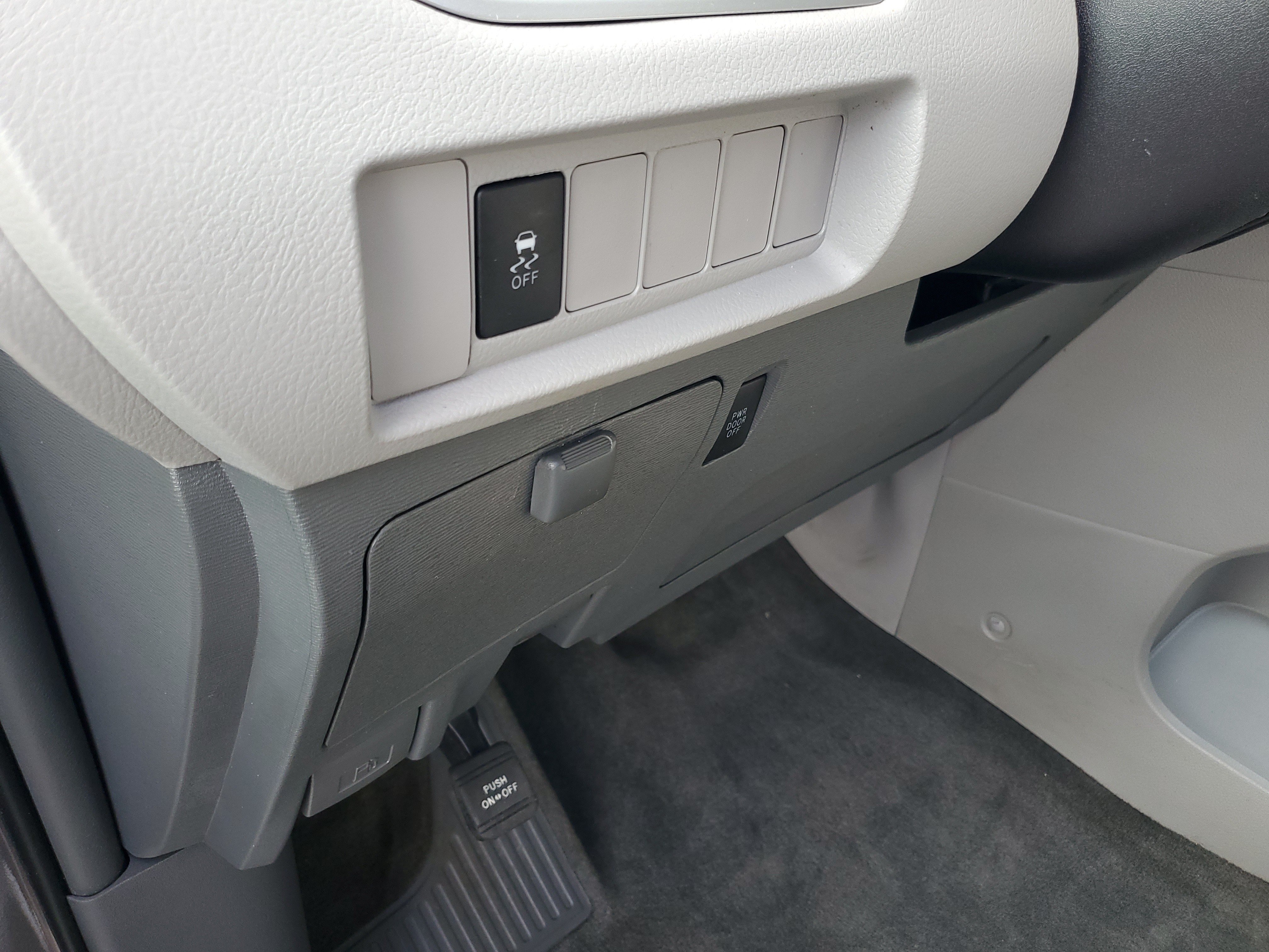 Certified 2019 Toyota Sienna LE FWD image 21