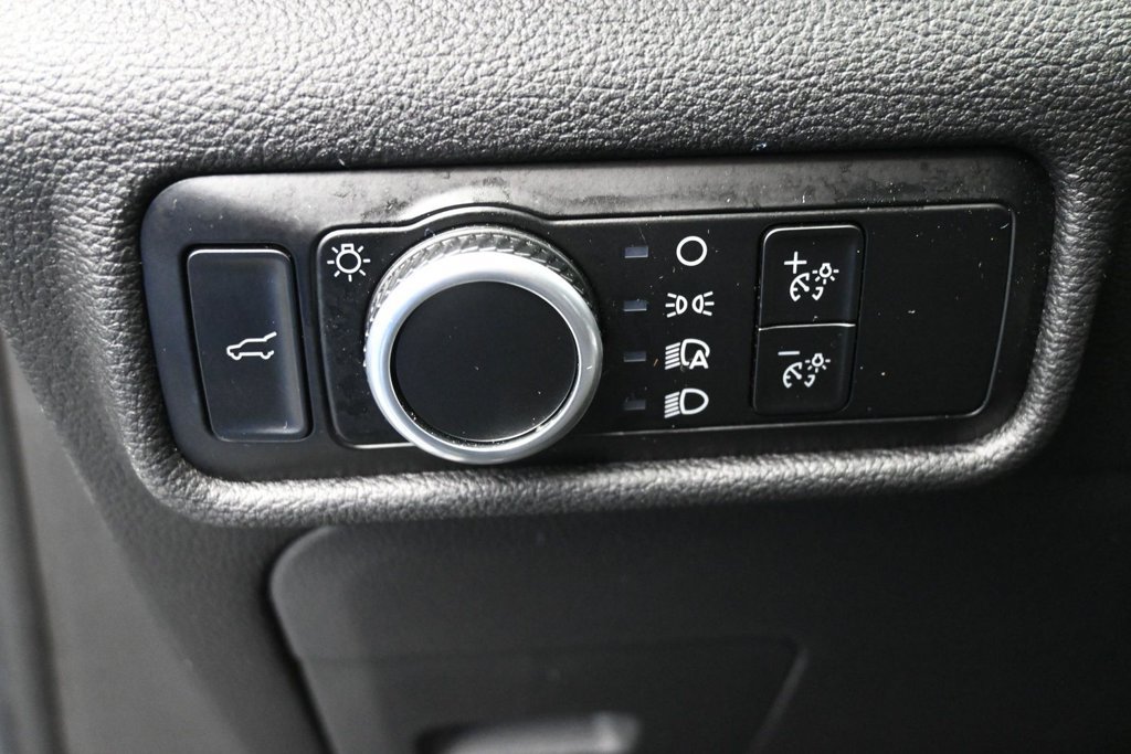 Used 2023 Ford Explorer XLT RWD image 11